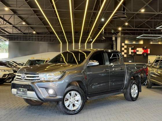 TOYOTA HILUX 2.8 SRV 4X4 CD 16V DIESEL 4P AUTOMÁTICO TOYOTA HILUX 2.8 SRV 4X4 CD 16V DIESEL 4P AUTOMÁTICO